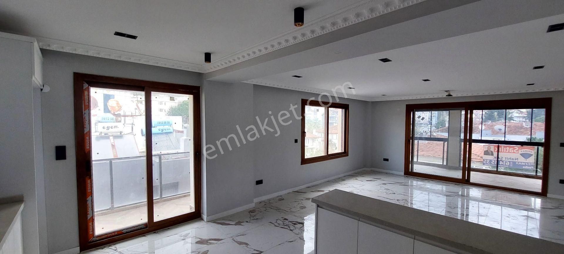 Kuşadası Marinada Asansörlü 165 M2 3+1 Arakat Daire - Görsel 7