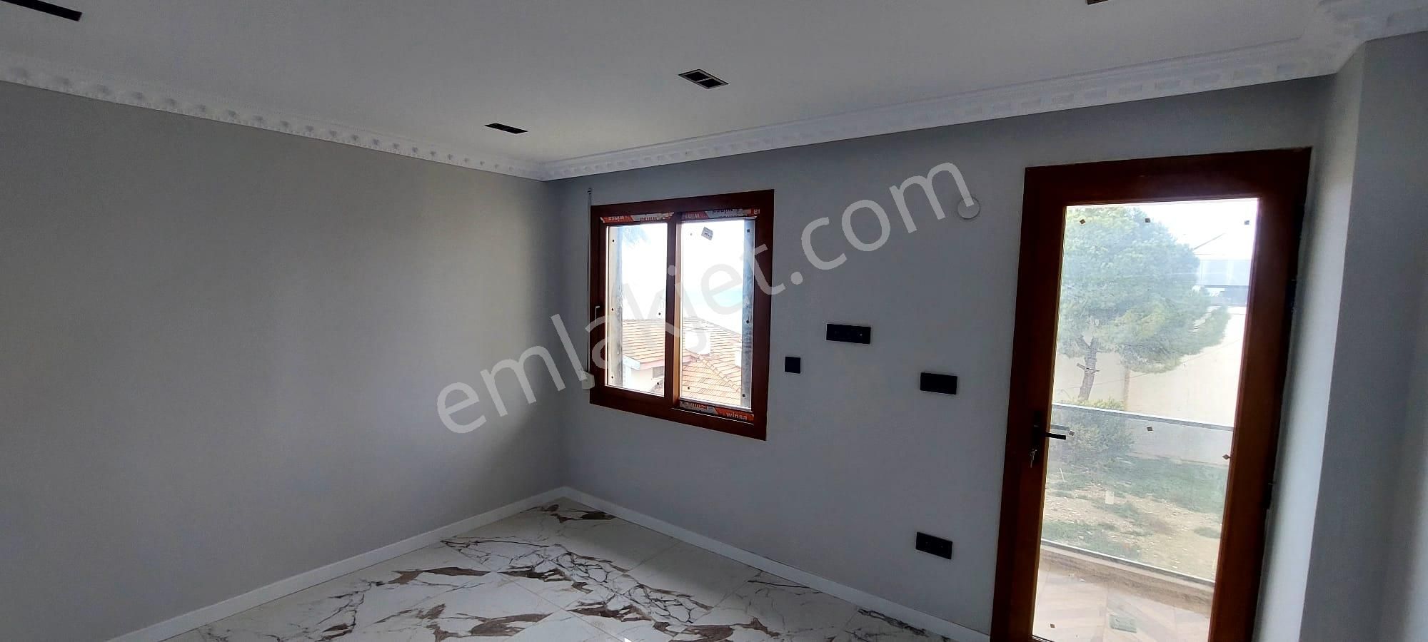 Kuşadası Marinada Asansörlü 165 M2 3+1 Arakat Daire - Görsel 24