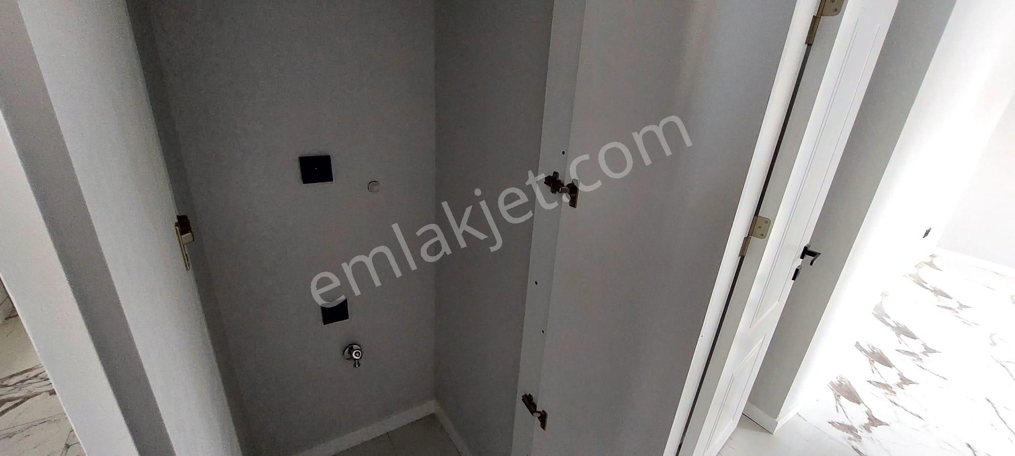 Kuşadası Marinada Asansörlü 165 M2 3+1 Arakat Daire - Görsel 25