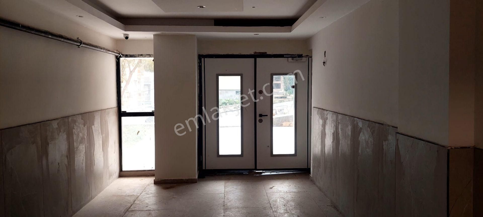 Kuşadası Marinada Asansörlü 165 M2 3+1 Arakat Daire - Görsel 4