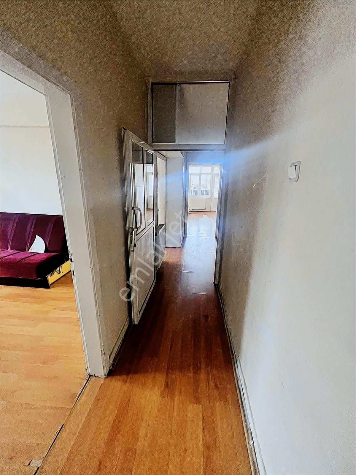 Yenişehir Mahallesinde Kiralık 2+1 Daire Ara Kat Kombili