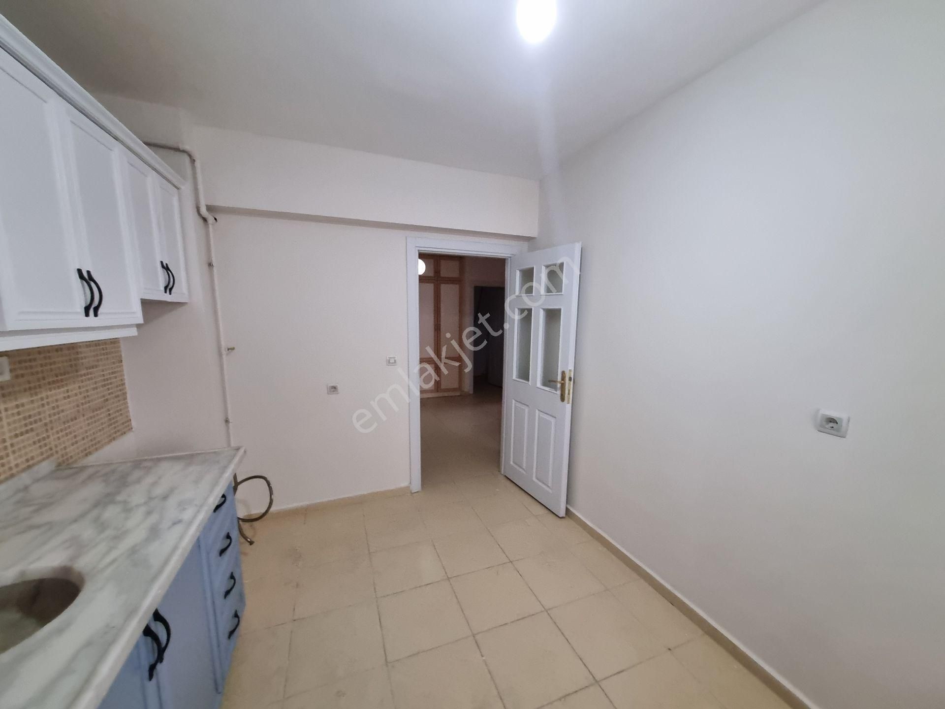 Cadde Üzeri - Ara Kat - Güneşli - Geniş 3 + 1 Kiralık Daire.. - Görsel 4