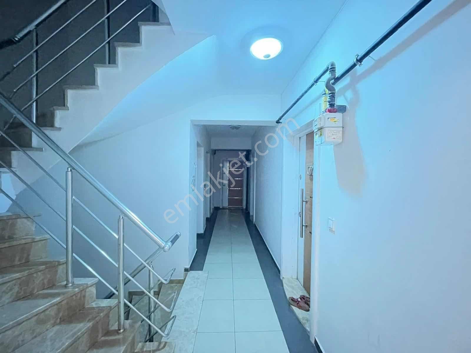 Namlı'dan Hasanağa Bahçesine 3 Dakika Arakat Doğalgazlı Balkonlu - Görsel 4