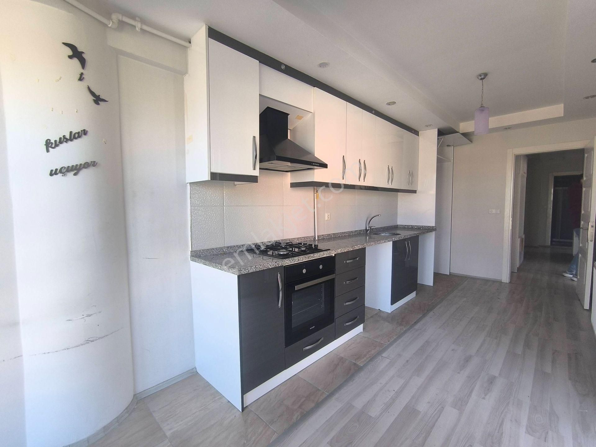 İlbadı Mahallesinde Cadde Üstü Doğalgazlı Ankastre Takımlı 2+1/100 M2 7 Yıllık Daire 2.900.000 Tl - Görsel 9