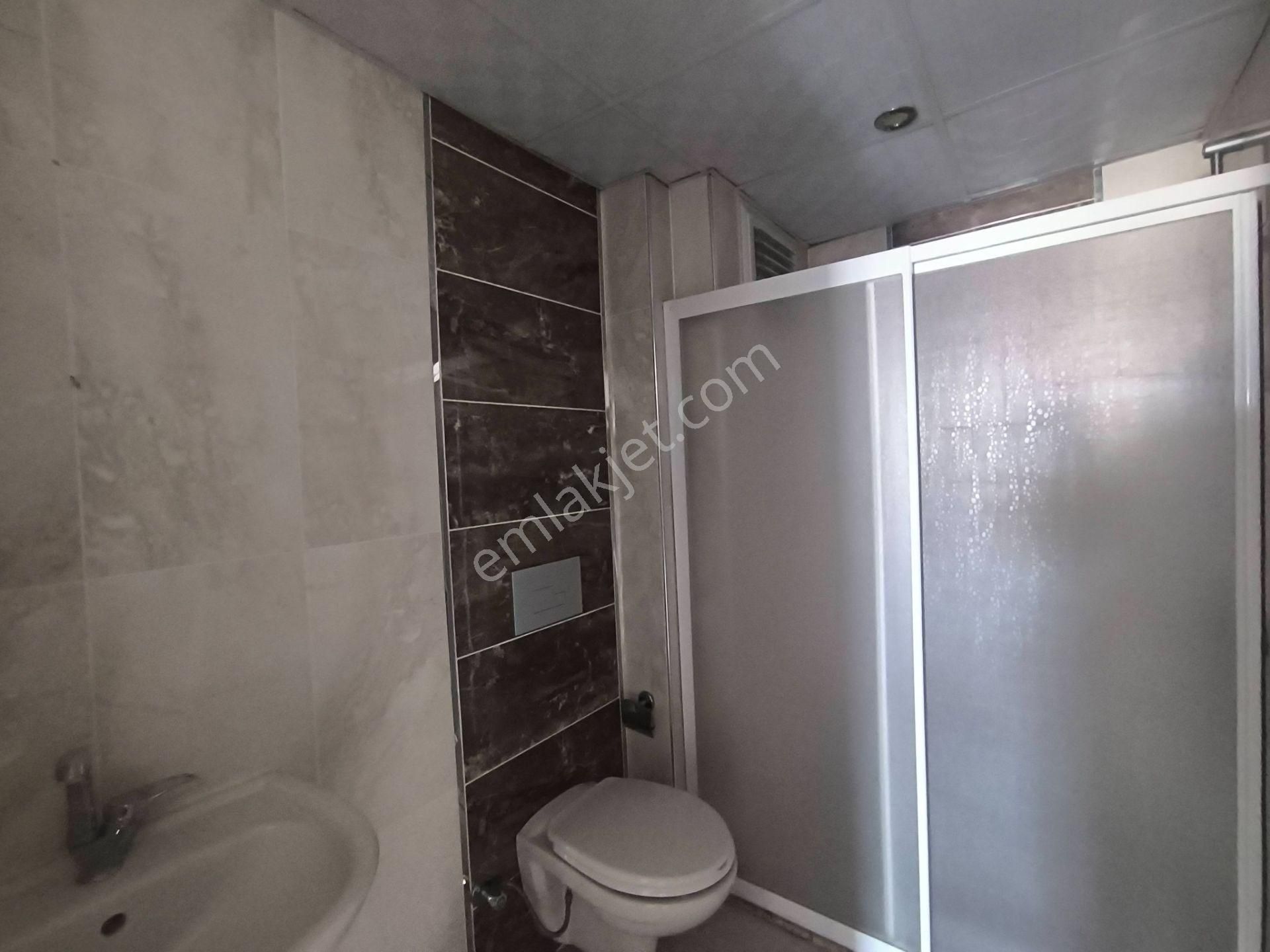 İlbadı Mahallesinde Cadde Üstü Doğalgazlı Ankastre Takımlı 2+1/100 M2 7 Yıllık Daire 2.900.000 Tl - Görsel 12