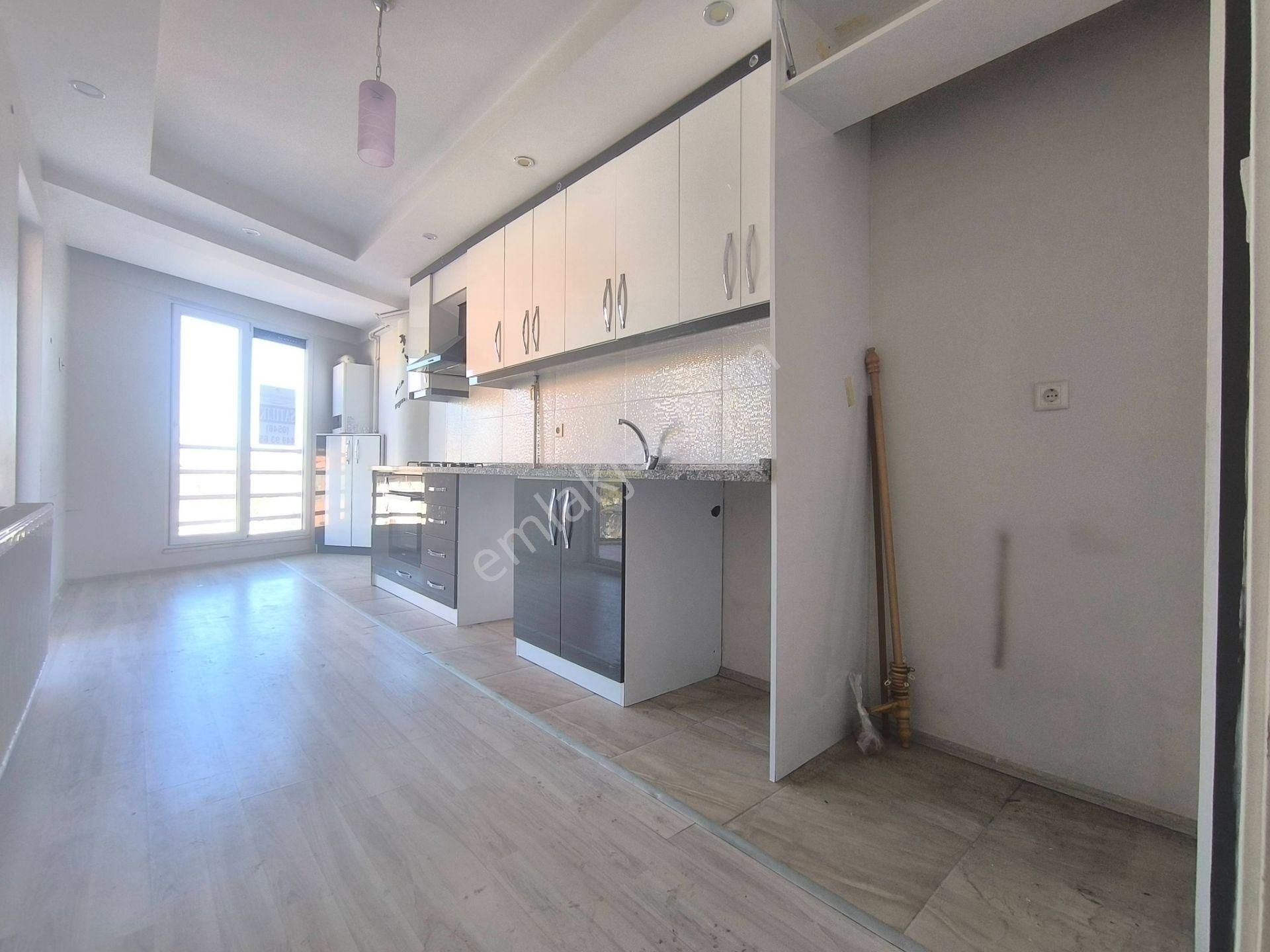 İlbadı Mahallesinde Cadde Üstü Doğalgazlı Ankastre Takımlı 2+1/100 M2 7 Yıllık Daire 2.900.000 Tl - Görsel 10