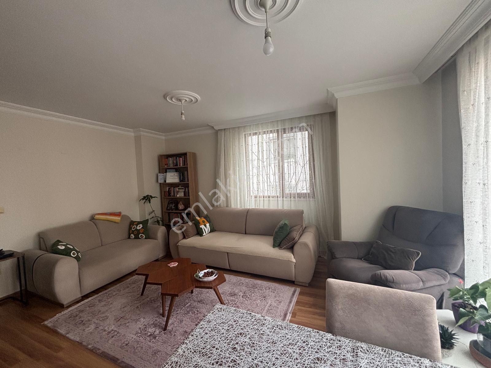 Maltepe Cevizli Mah'de Minibüsyoluna 5dk Yürüme Satılık 2+1daire