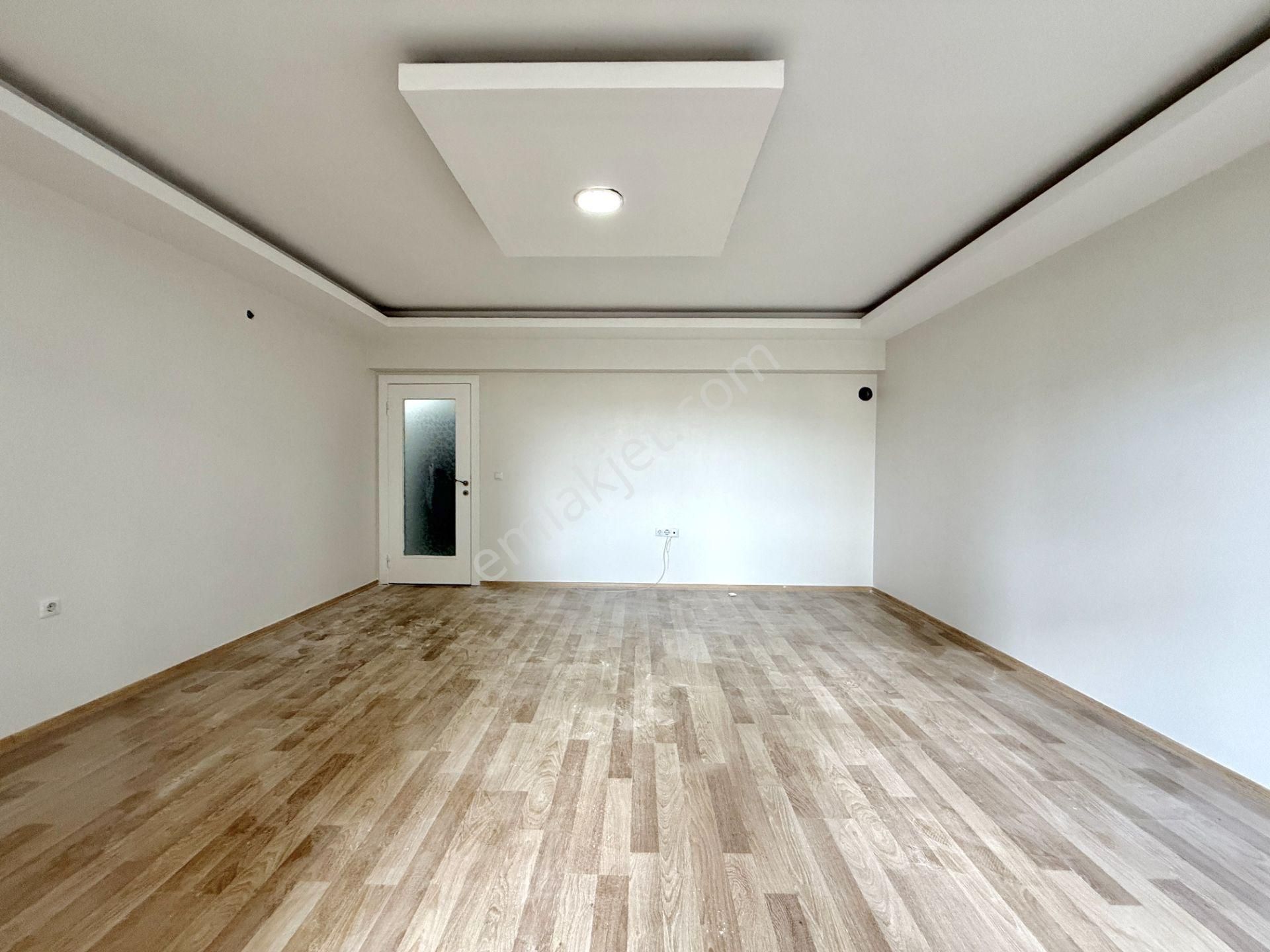 Pursaklar Mehmet Zengin Emlak'tan Otoparklı Çift Banyolu 1.kat 3+1 Sitede Daire - Görsel 9