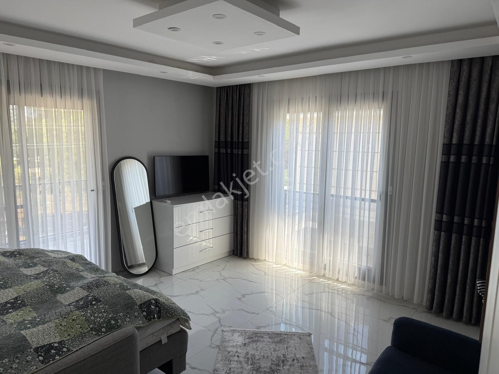 Didim'de Denize 450m | 5+1 Fırsat Müstakil Tripleks Villa - Görsel 24