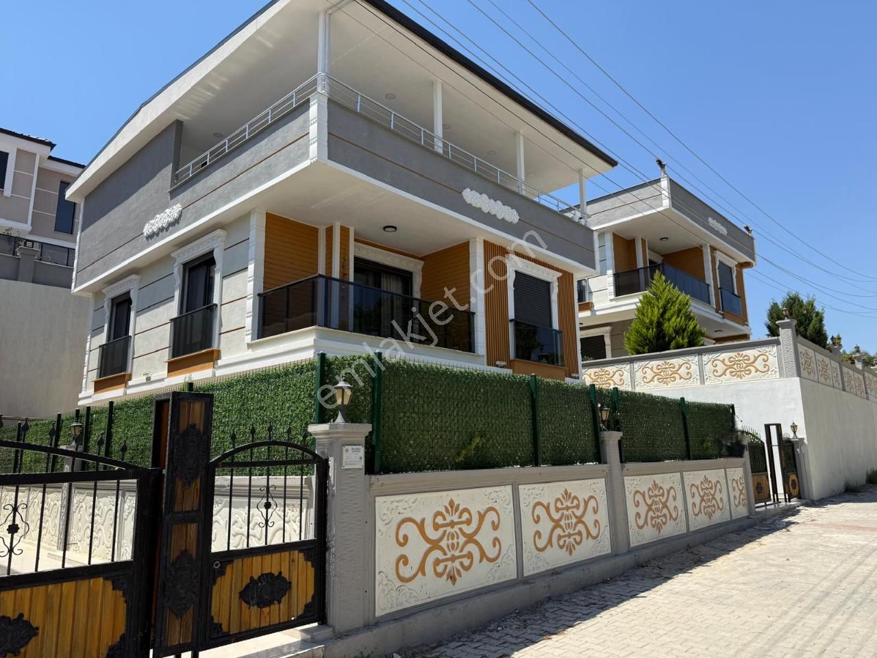 Didim'de Denize 450m | 5+1 Fırsat Müstakil Tripleks Villa