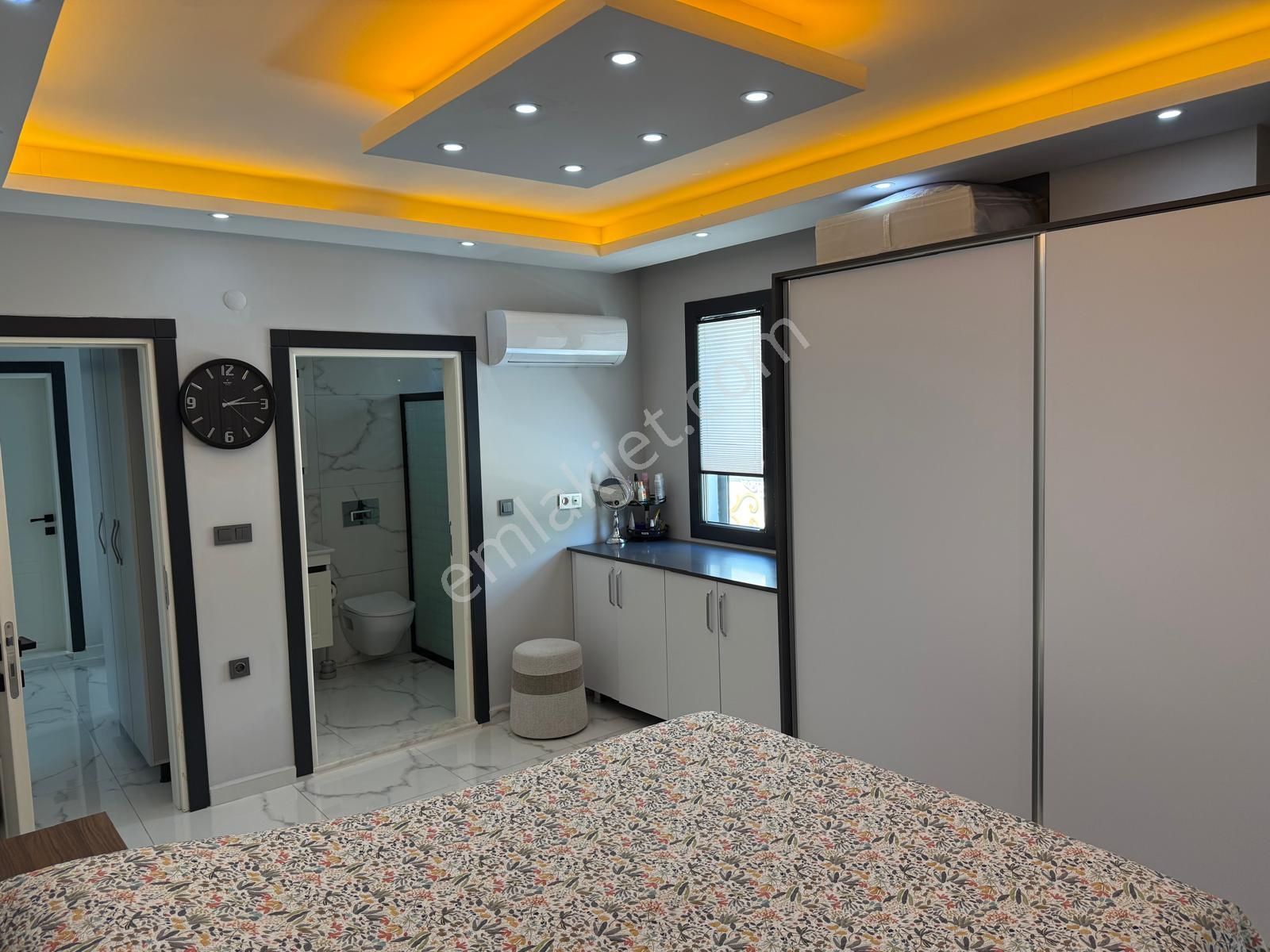 Didim'de Denize 450m | 5+1 Fırsat Müstakil Tripleks Villa - Görsel 15