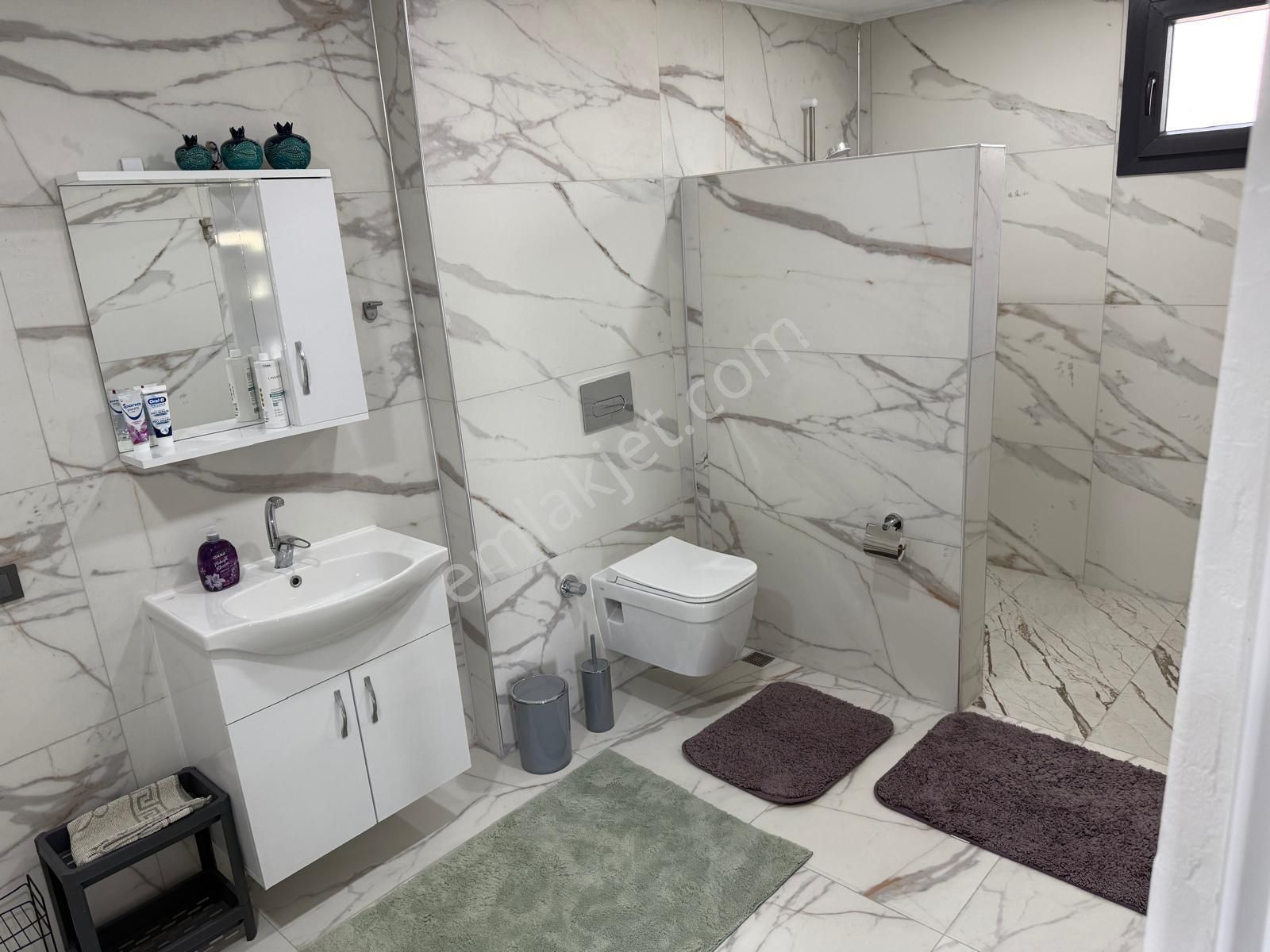 Didim'de Denize 450m | 5+1 Fırsat Müstakil Tripleks Villa - Görsel 14