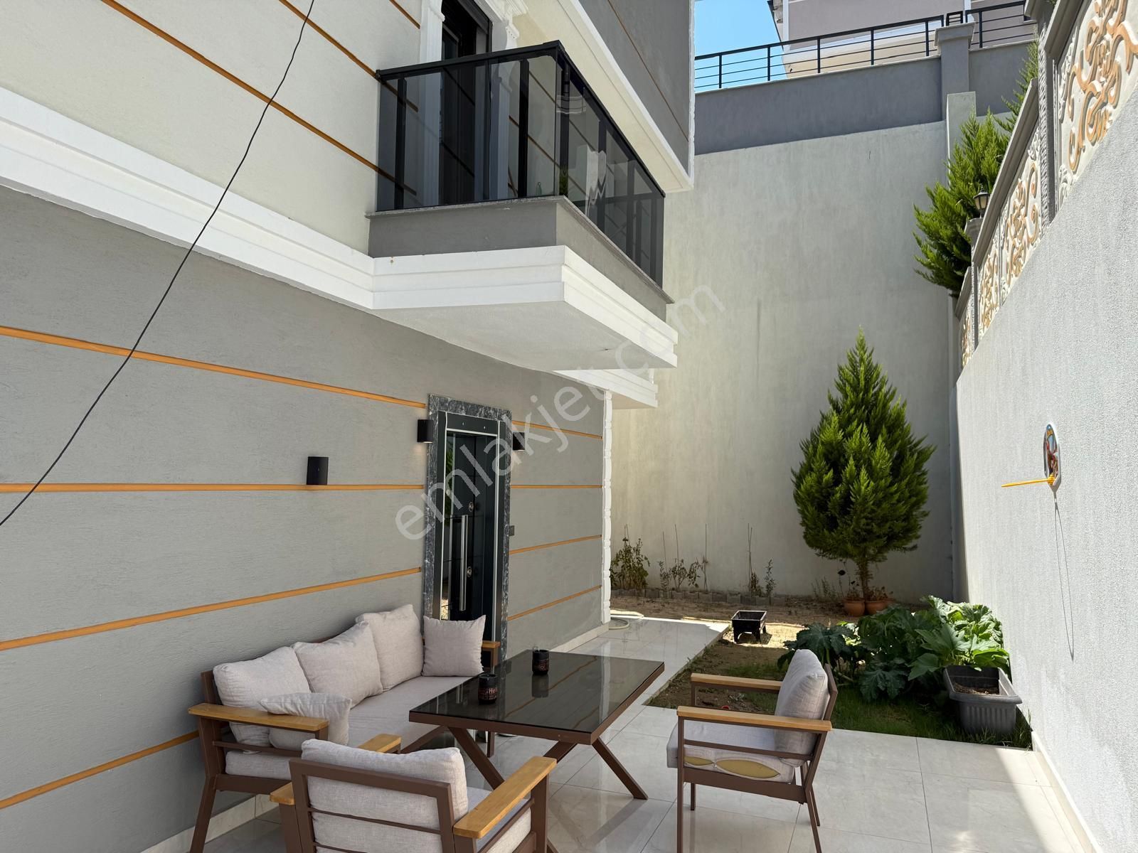 Didim'de Denize 450m | 5+1 Fırsat Müstakil Tripleks Villa - Görsel 5