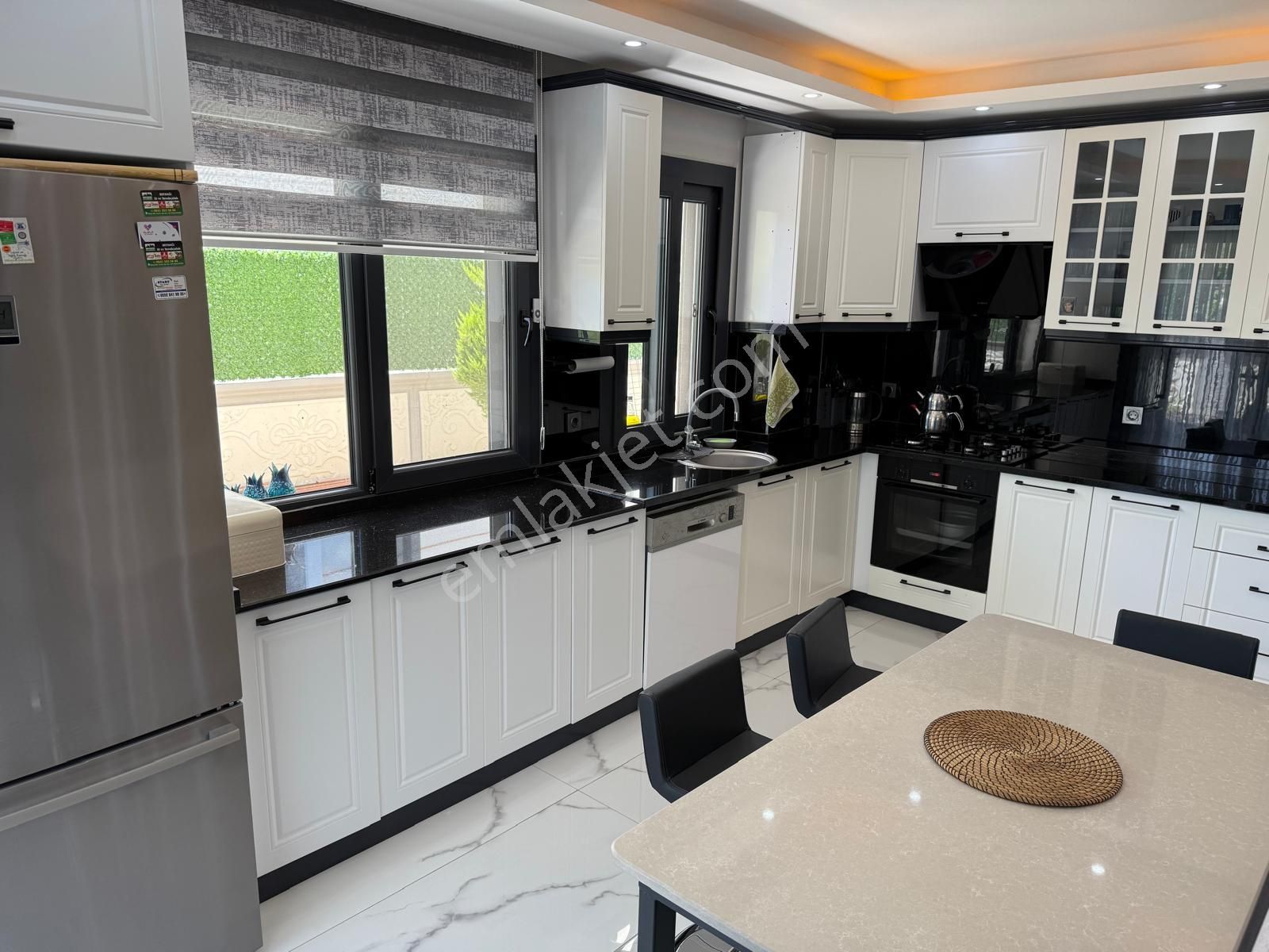 Didim'de Denize 450m | 5+1 Fırsat Müstakil Tripleks Villa - Görsel 11