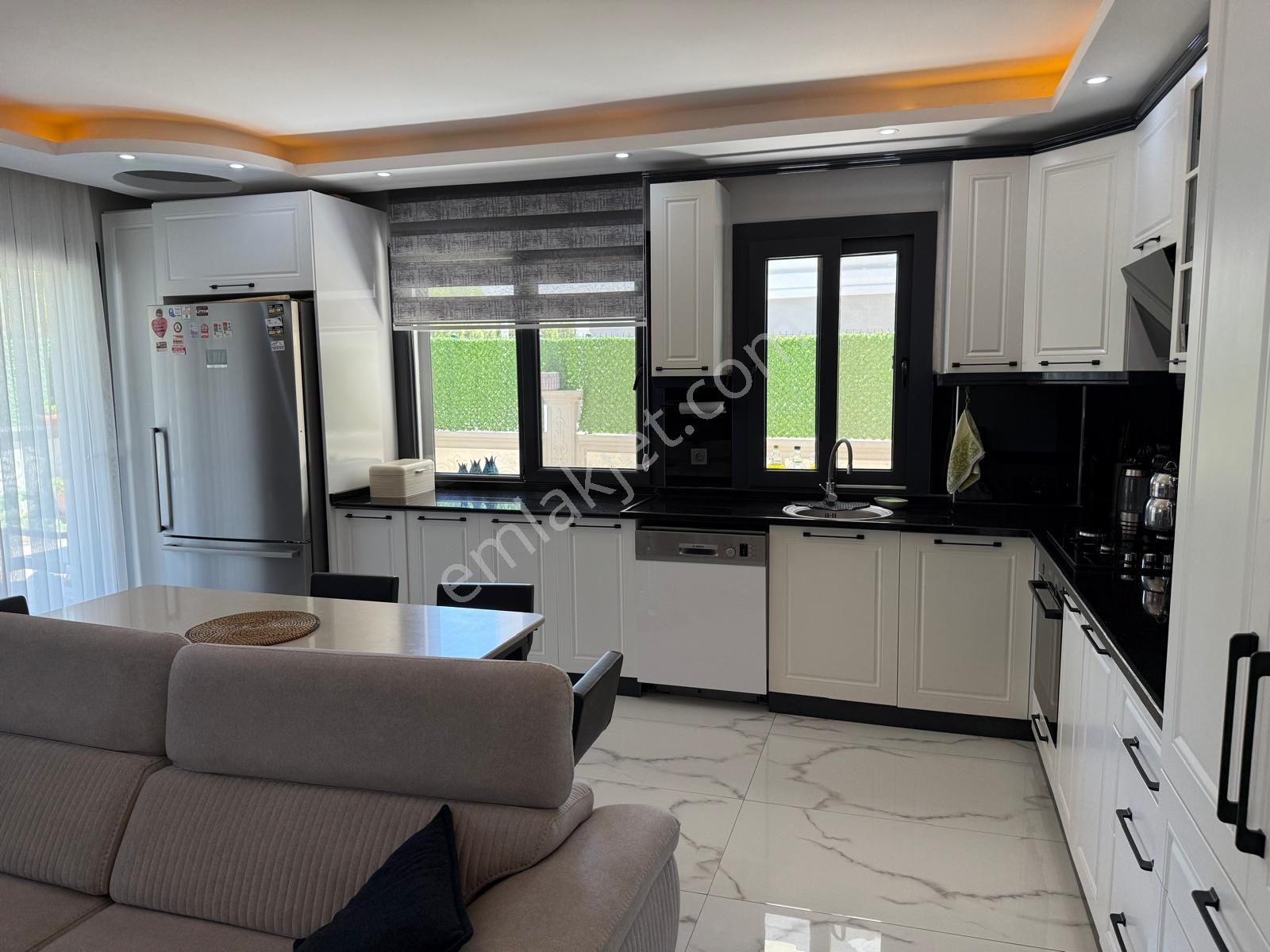 Didim'de Denize 450m | 5+1 Fırsat Müstakil Tripleks Villa - Görsel 10