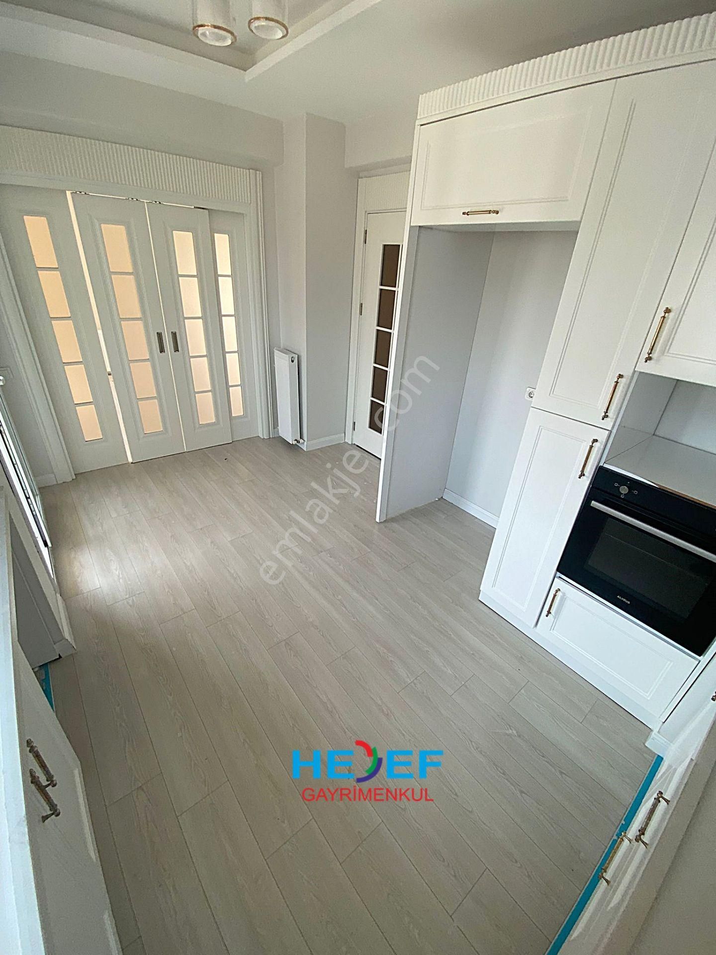 Hedef'ten Yaşardoğu Caddesinde Havuzlu Kombili Ankastreli 3+1 - Görsel 3