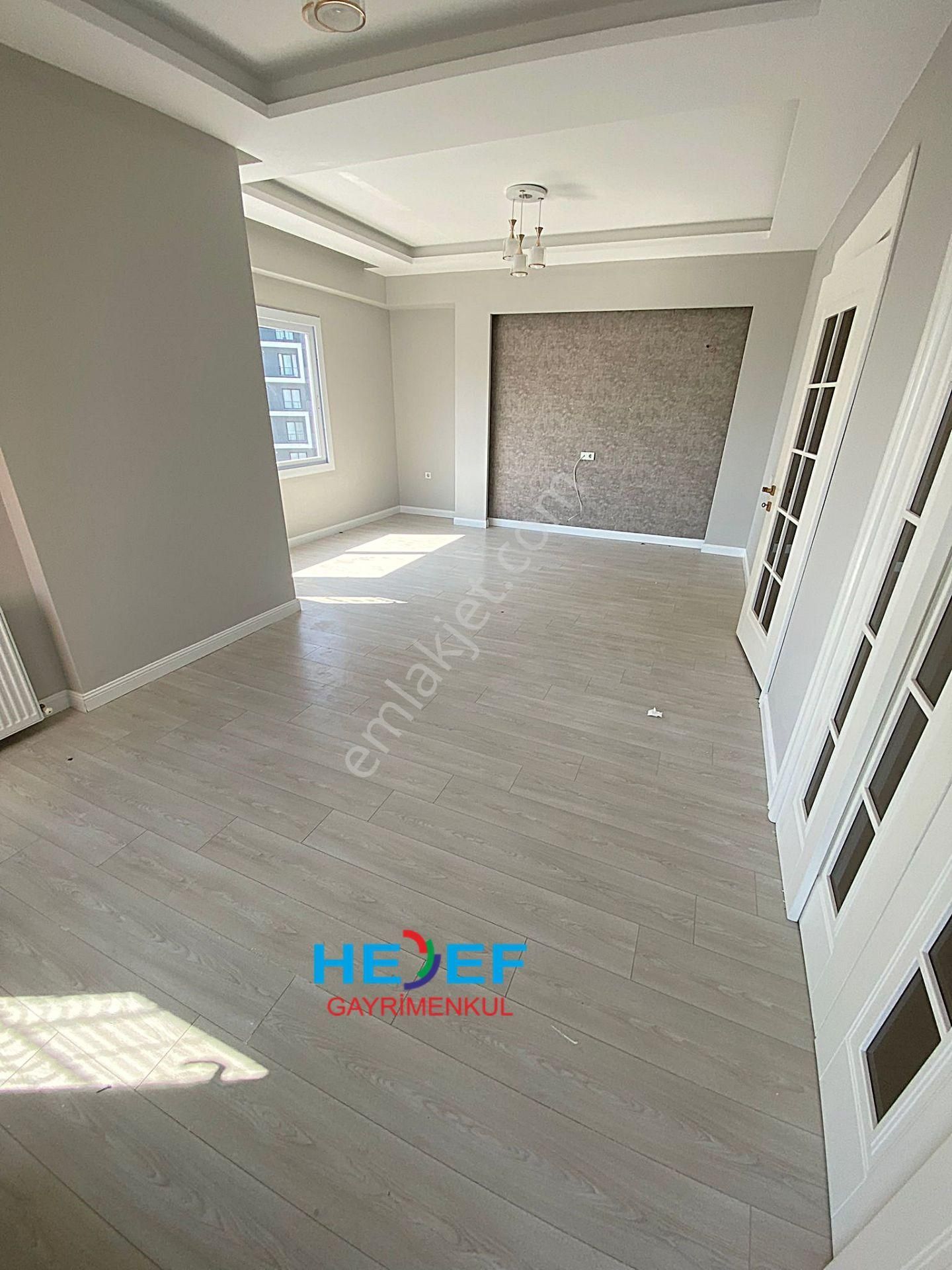 Hedef'ten Yaşardoğu Caddesinde Havuzlu Kombili Ankastreli 3+1 - Görsel 8