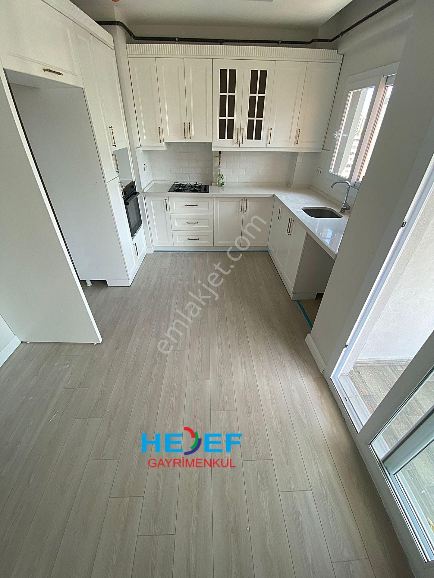 Hedef'ten Yaşardoğu Caddesinde Havuzlu Kombili Ankastreli 3+1