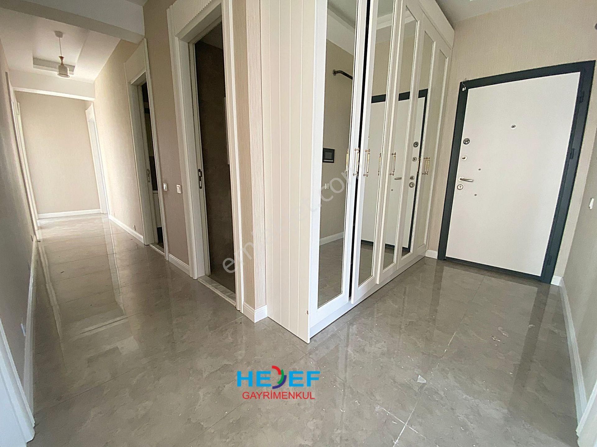 Hedef'ten Yaşardoğu Caddesinde Havuzlu Kombili Ankastreli 3+1 - Görsel 11