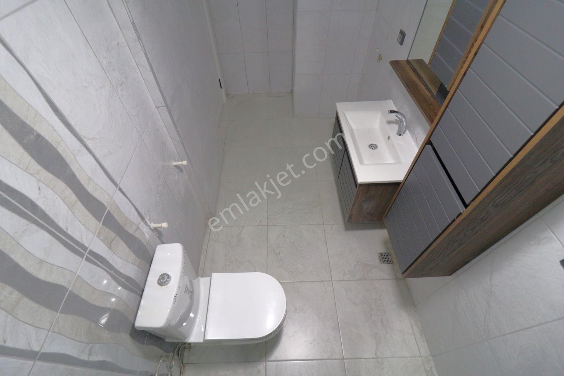 💥akçay'da Aygül'den💥içi Full Yapılı Ön Cephe Ara Kat Ayrı Mutfak Geniş Balkonlu 2+1 Satılık Daire - Görsel 28