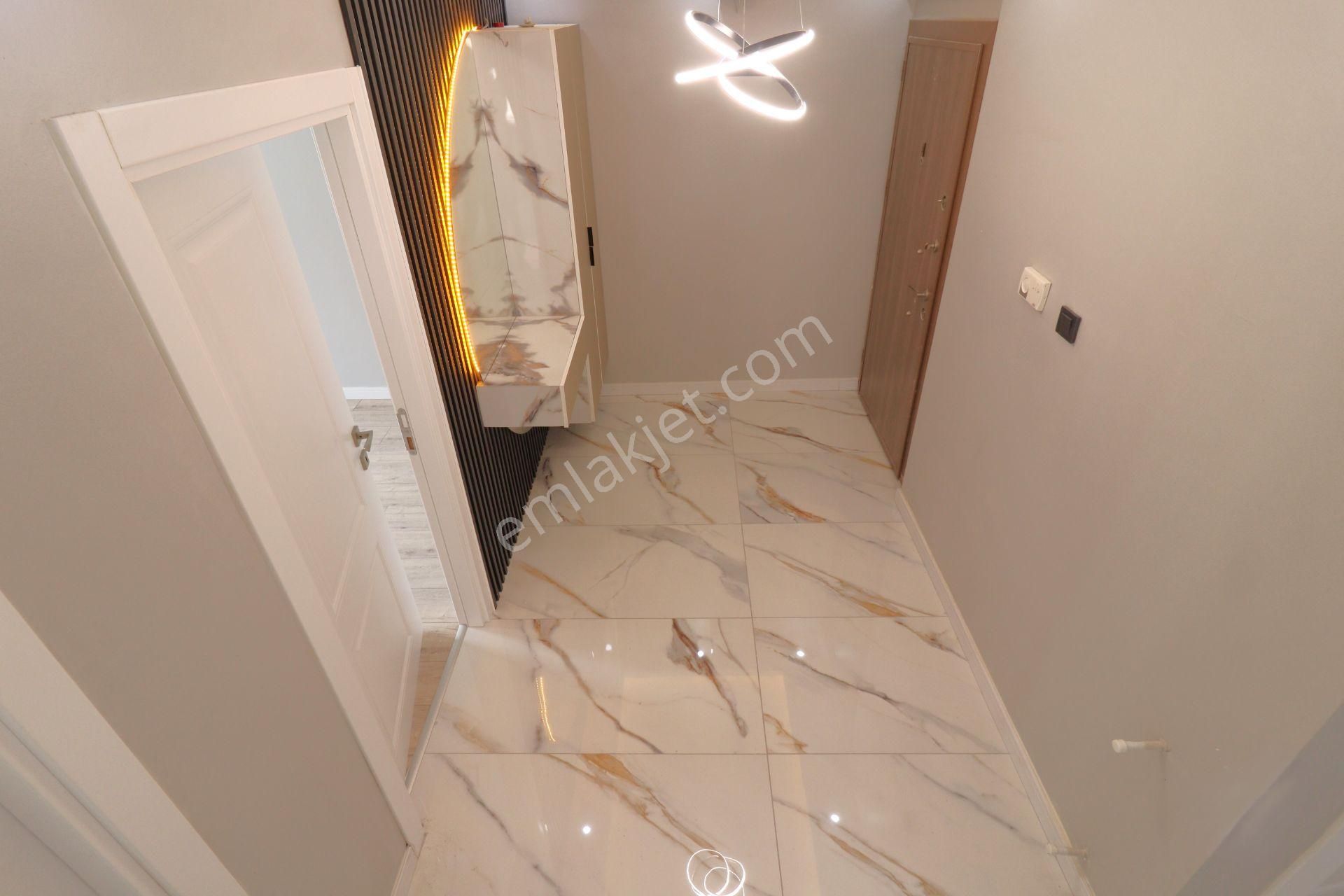 💥akçay'da Aygül'den💥içi Full Yapılı Ön Cephe Ara Kat Ayrı Mutfak Geniş Balkonlu 2+1 Satılık Daire - Görsel 15