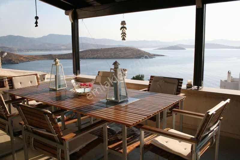 Tayman'dan Akyarlar'da Muhteşem Deniz Ve Adalar Manzaralı Villa