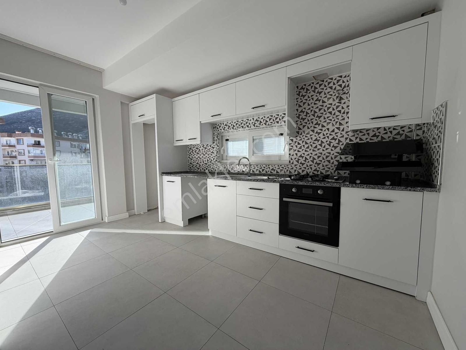 Merkezi Konum 2+1 Ayrı Mutfak Kiralık Daire - Görsel 2