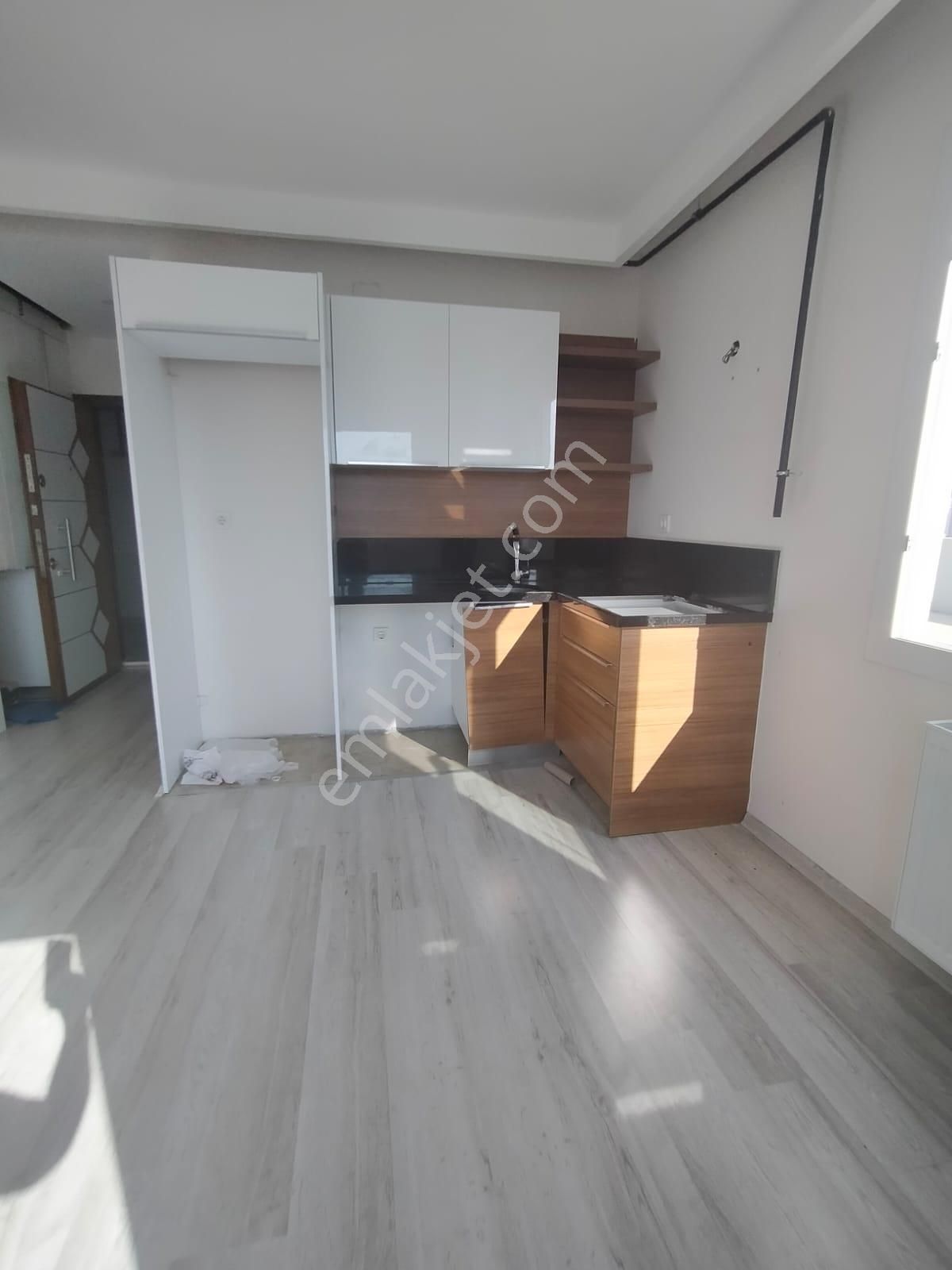 Sarıçam Çarkıpare De Bulvar Üzeri İskanlı Hasarsız 1+1 Teraslı Fırsat Daire - Görsel 8