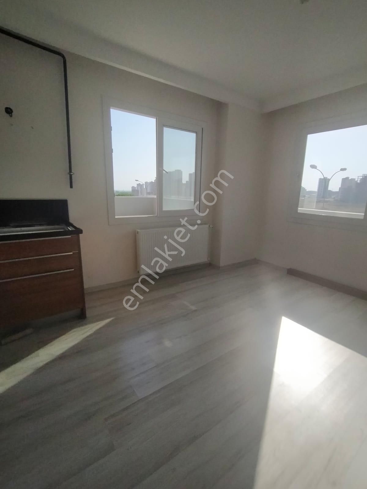 Sarıçam Çarkıpare De Bulvar Üzeri İskanlı Hasarsız 1+1 Teraslı Fırsat Daire - Görsel 3