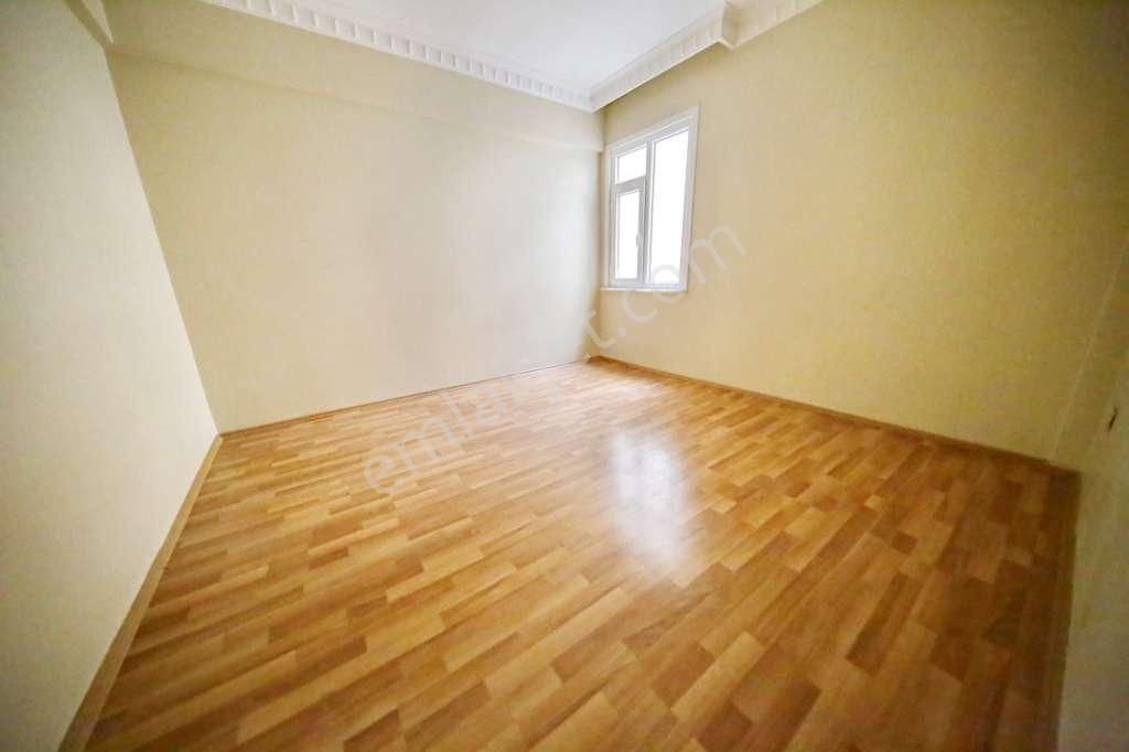 Bostancı Marmaray'a Sahile Çok Yakın Balkonlu Ferah 3+1 - Görsel 14