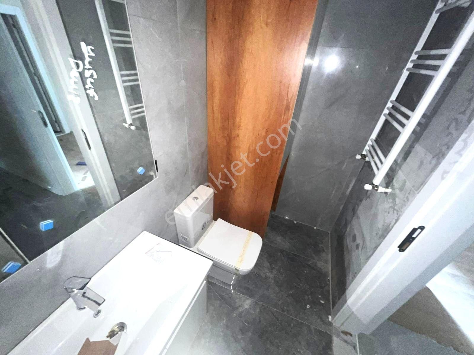 Yükselden Edremitte Sıfır K.mutfak Ebv.banyolu Öncephe 2+1 Satılık Daire - Görsel 12