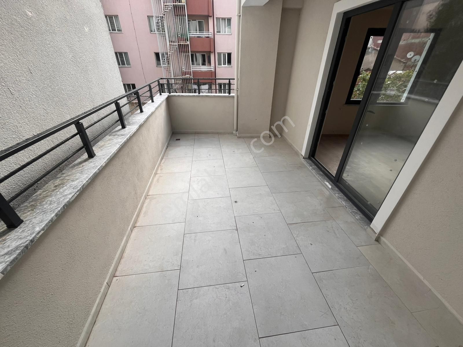 Yükselden Edremitte Sıfır K.mutfak Ebv.banyolu Öncephe 2+1 Satılık Daire - Görsel 16