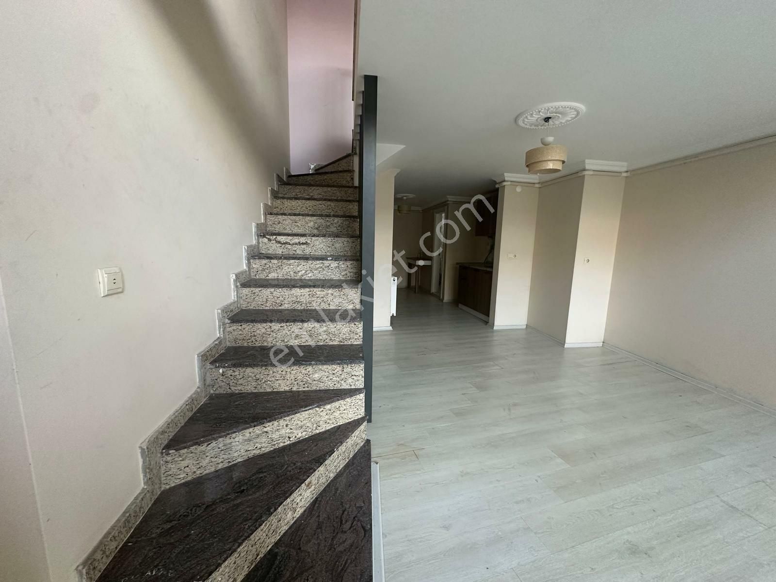 Gazipaşa Mahallesinde Satılık 1+1 Bahçeli Dublex Daire - Görsel 21