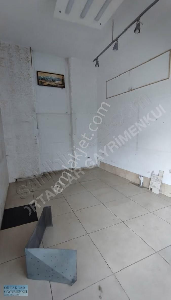 Sancaktepe Atatürk Mahallesinde Kiralık Dükkan