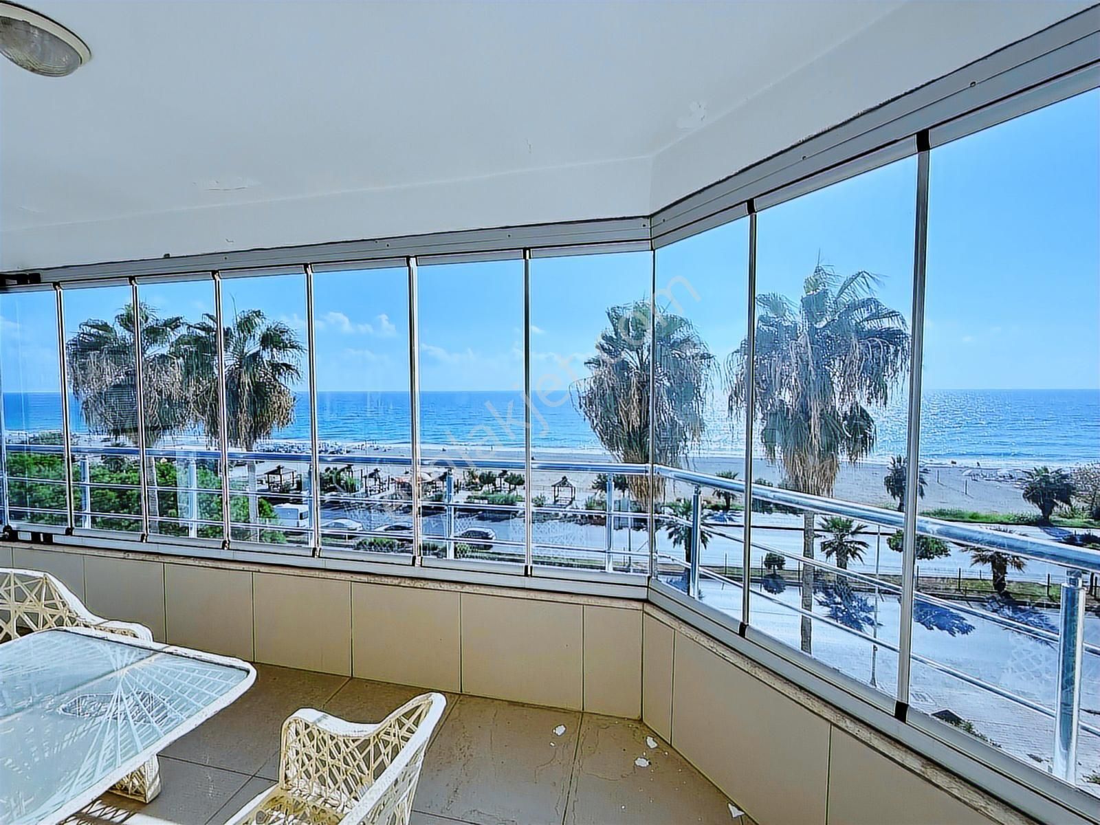 Mahmutlar'da Sahile Sıfır Konumda Deniz Manzaralı 2+1 | Tekce