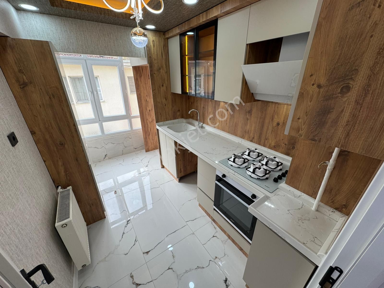 İstasyon Mah'de 3+1 Full+full Yapılı Son Kat'ta Daire!