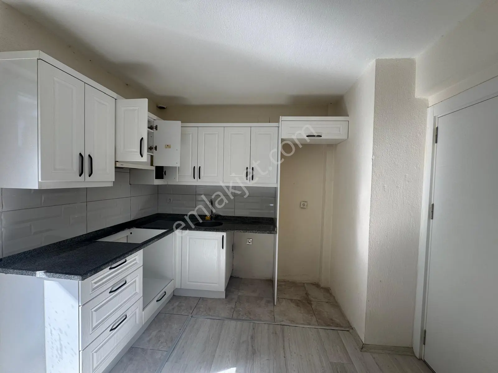 Çiğdem Emlak'tan Ortaca'da Kiralık 2+1 Daire