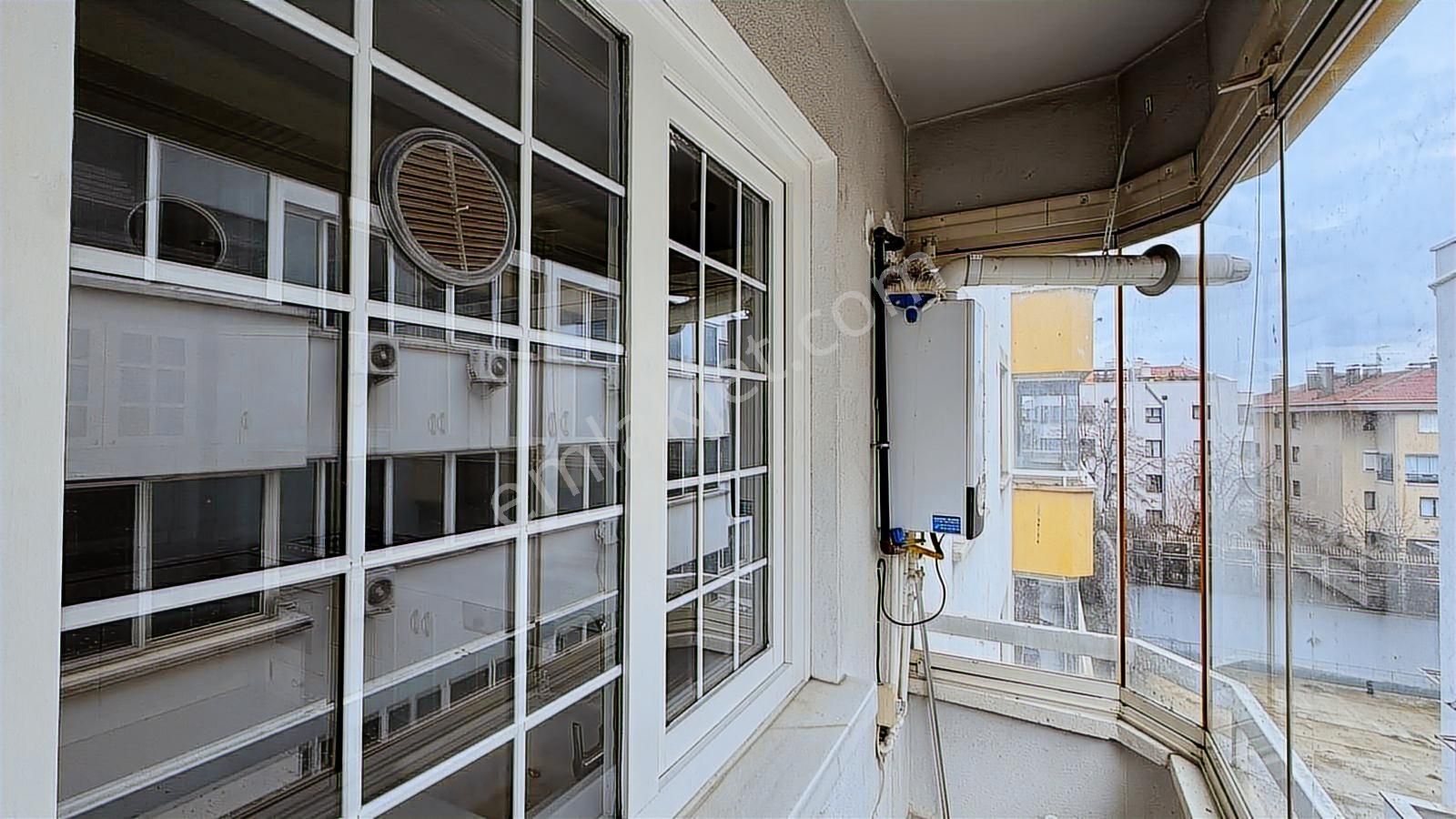 Katar Caddesinde Önü Açık Şahane Ofis - Görsel 32