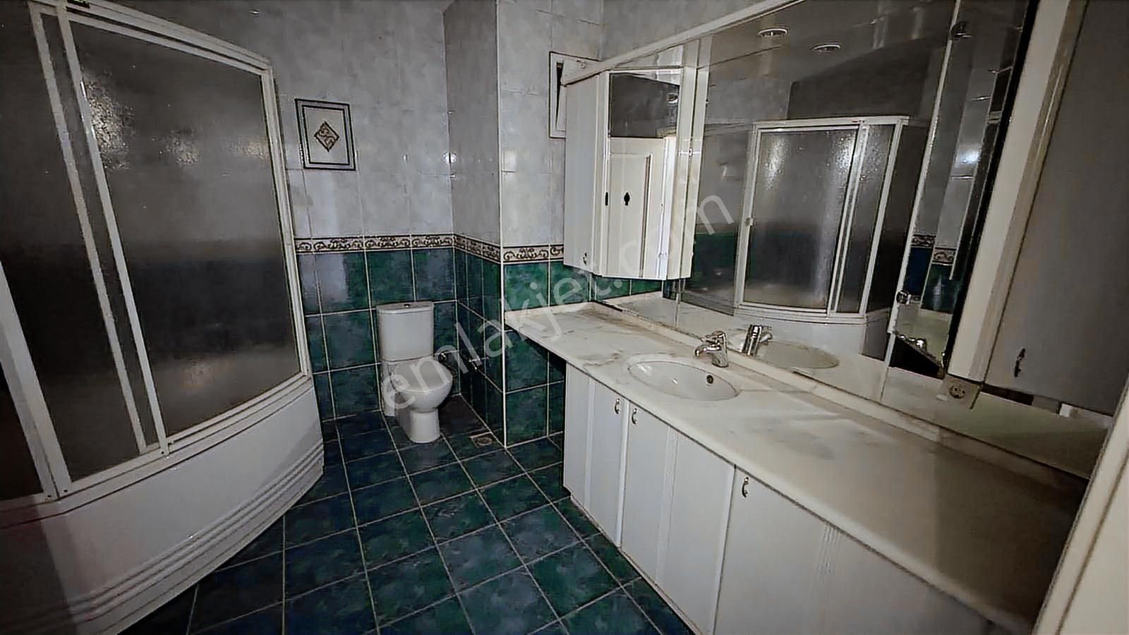 Katar Caddesinde Önü Açık Şahane Ofis - Görsel 17