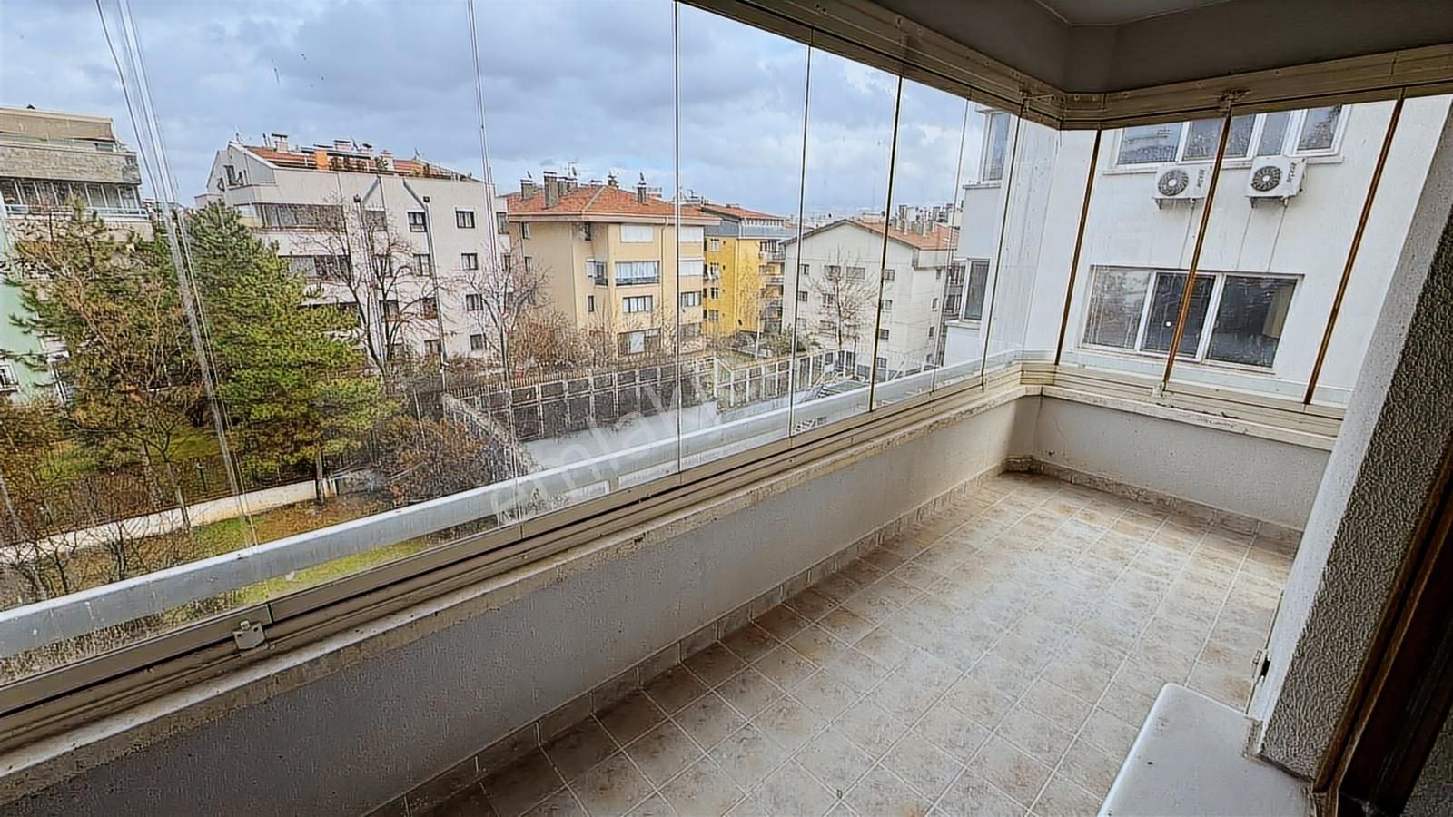 Katar Caddesinde Önü Açık Şahane Ofis - Görsel 25