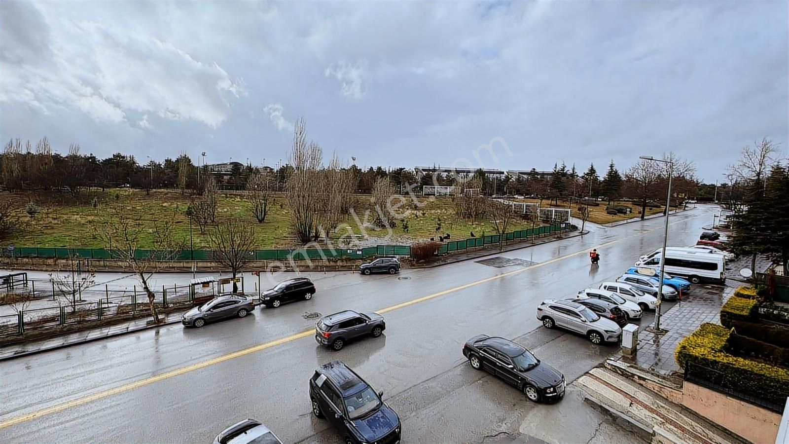 Katar Caddesinde Önü Açık Şahane Ofis - Görsel 6