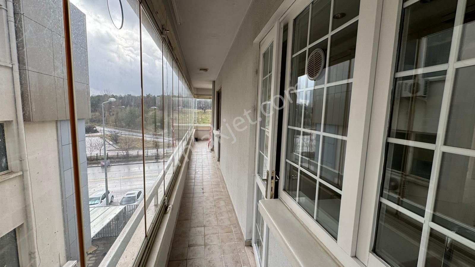 Katar Caddesinde Önü Açık Şahane Ofis - Görsel 16