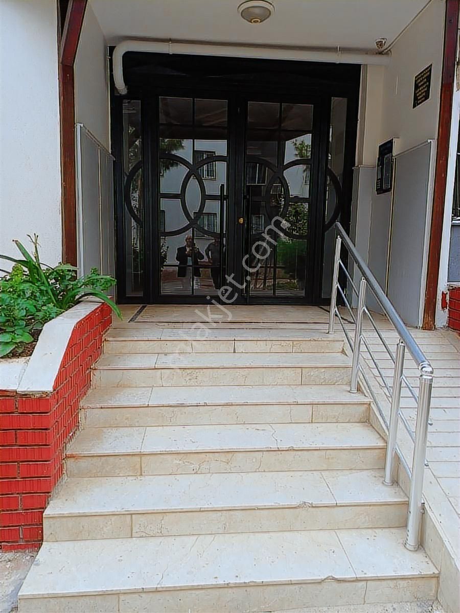 Ulaşım Sorunu Olmayan Merkezi Konumda 4+1 Daire - Görsel 3