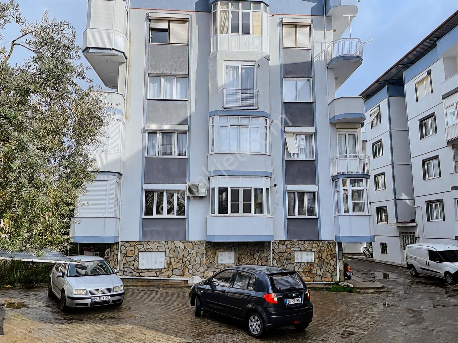 Nazilli Yeni Mah.site İçerisinde 3+1 Doğal Gazlı Satılık Daire