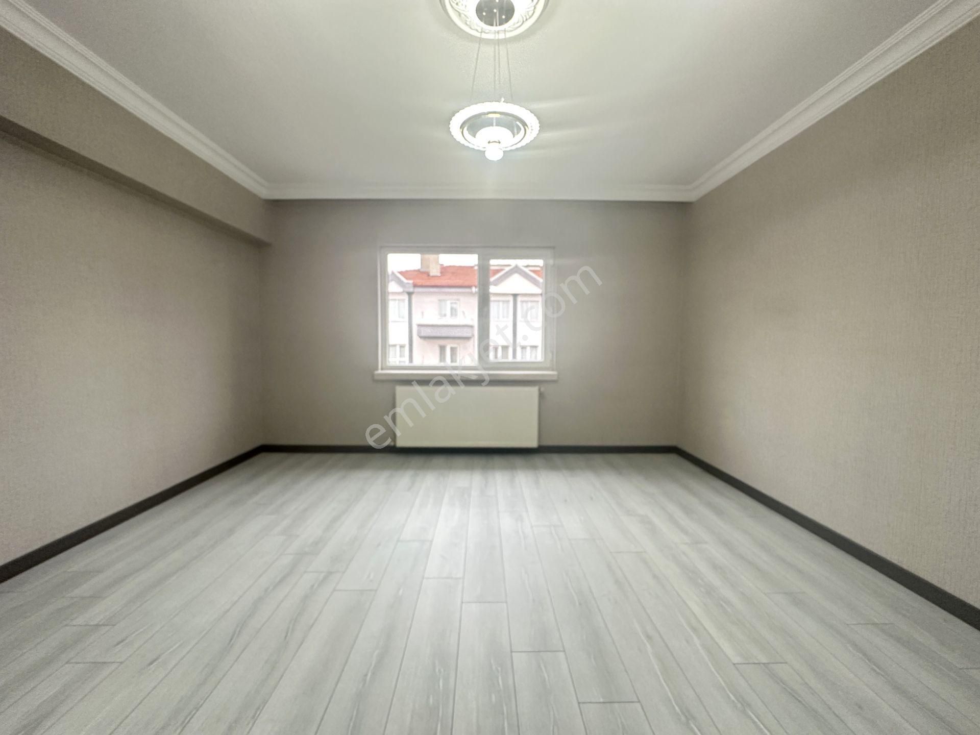 Ufuk Kılıç Emlak'tan Komple Yenilenmiş Uygun Fiyatlı 3+1 Lüx Daire - Görsel 16