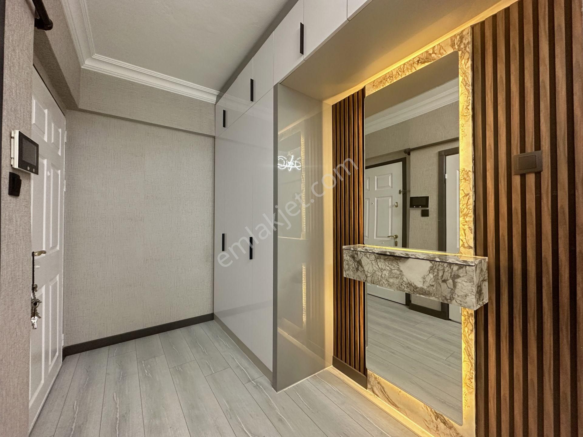 Ufuk Kılıç Emlak'tan Komple Yenilenmiş Uygun Fiyatlı 3+1 Lüx Daire - Görsel 27