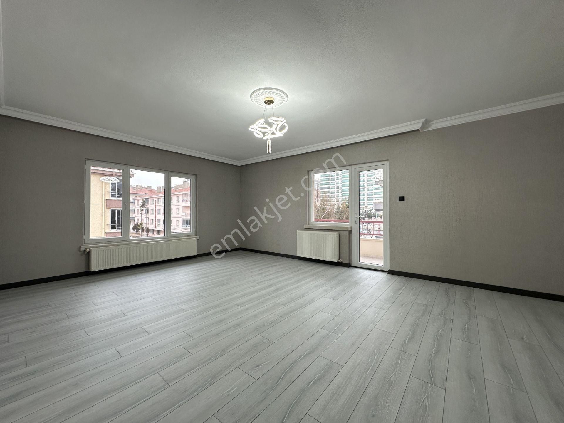 Ufuk Kılıç Emlak'tan Komple Yenilenmiş Uygun Fiyatlı 3+1 Lüx Daire - Görsel 9