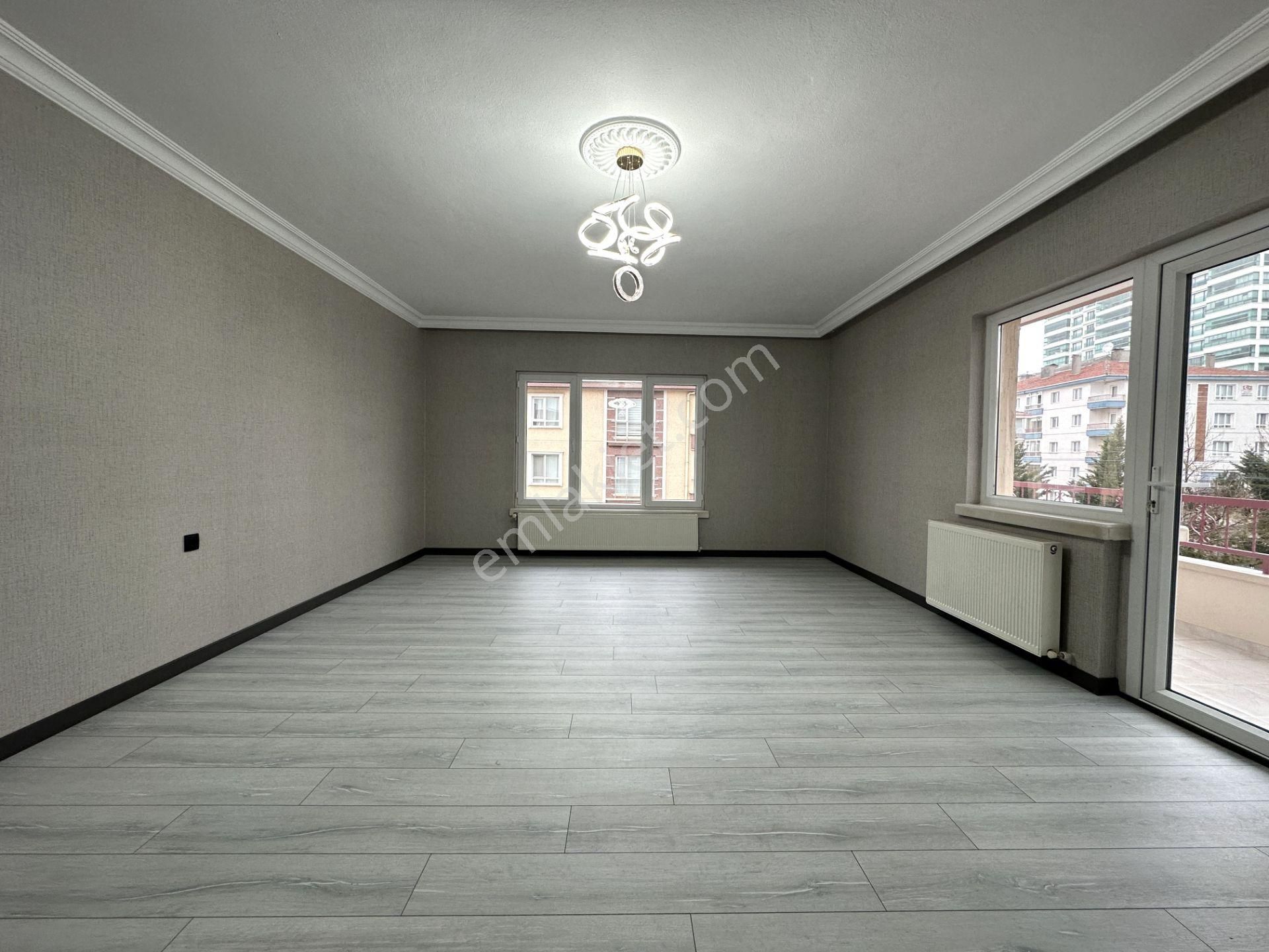 Ufuk Kılıç Emlak'tan Komple Yenilenmiş Uygun Fiyatlı 3+1 Lüx Daire - Görsel 11