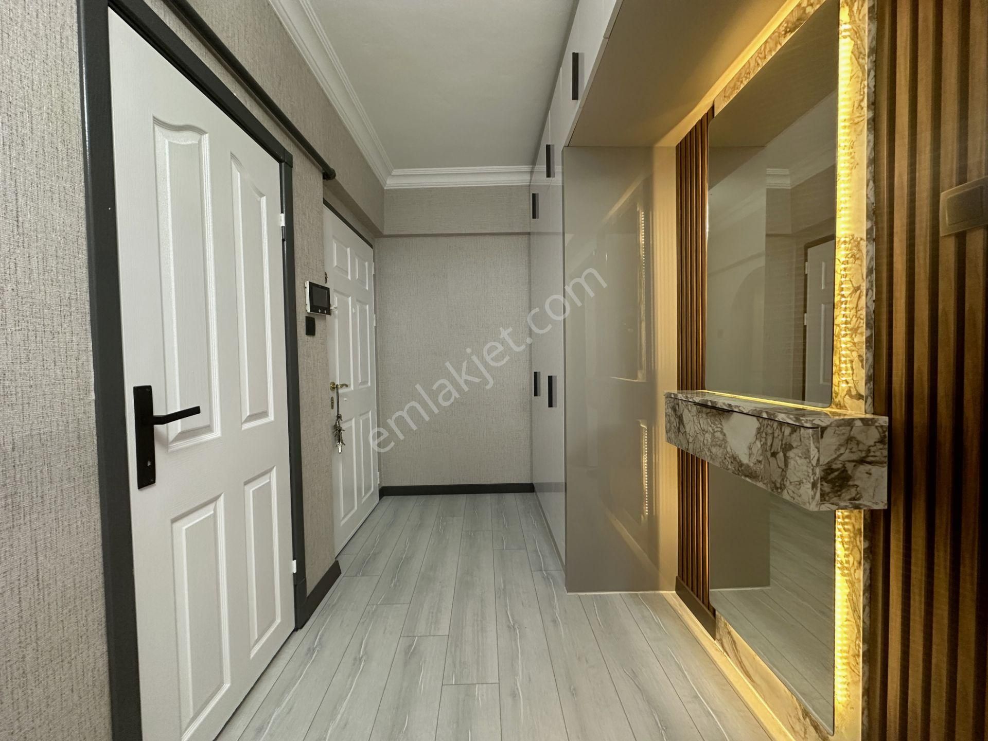 Ufuk Kılıç Emlak'tan Komple Yenilenmiş Uygun Fiyatlı 3+1 Lüx Daire - Görsel 30