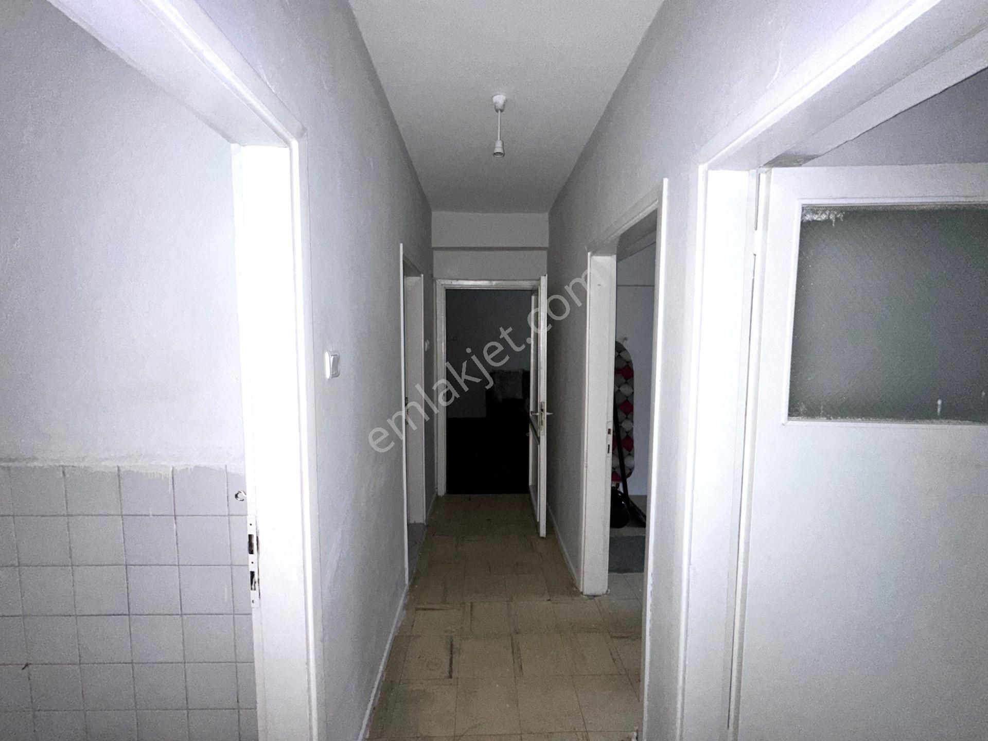 Uzman Emlak'tan Sanatoryum Caddesi Yakını Eşyalı 3+1 Daire - Görsel 11